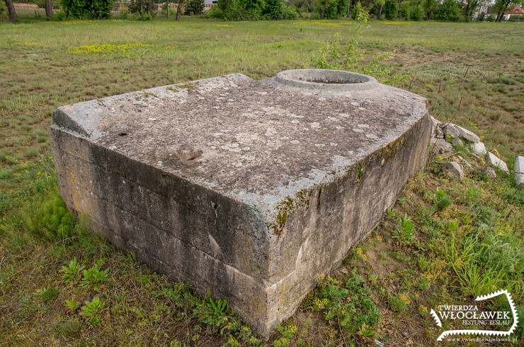 Samotnik przy kanale