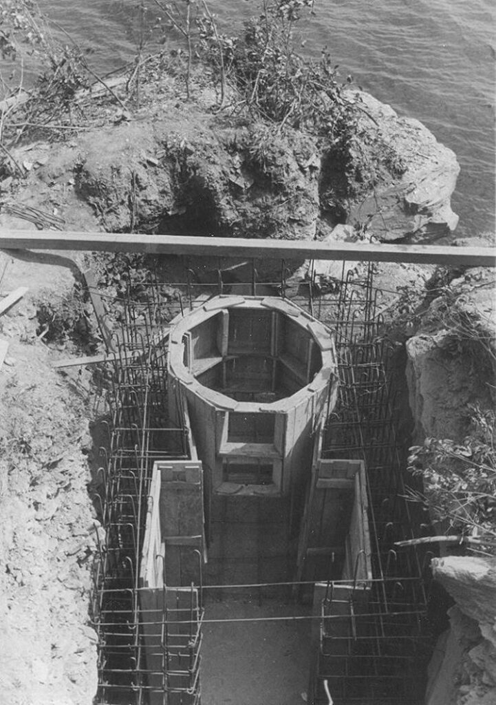 Nietypowy "tobruk" gdzieś na Wale Atlantyckim.